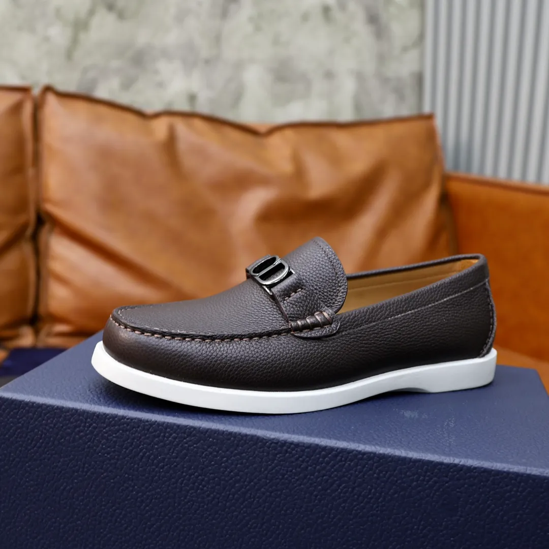 Ex-factory price: 540🙅‍♂️🙅‍♂️🙅‍♂️ Brand: Dior DIOR Standard code: Men's code 38/44 (45 can be customized) Grade: Same as the official website Material: Original cowhide stitching, cowhide lining, original TPU wear-resistant soft outsole Style categories: Leisure and sports version, footwear for driving, young fashion, European and American trends, British style Color: actual picture color